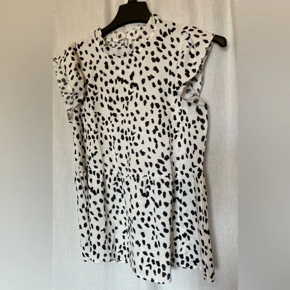 Angashion black and white tunic with peplum - Picture 3 of 8